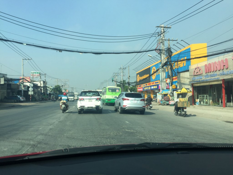 Tai nạn giữa Mazda 3 và Toyota tại Dĩ An Tai nạn giữa Mazda 3 và Toyota tại Dĩ An