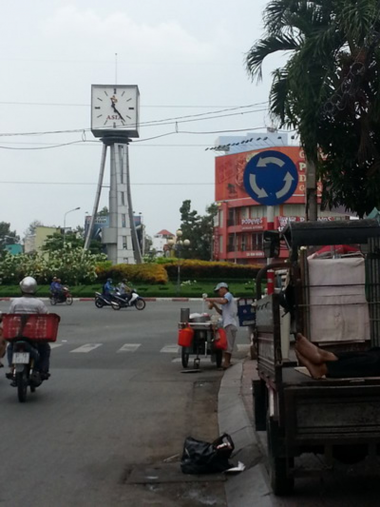 Cảnh báo rẻ phải từ Nguyễn Bỉnh Khiêm vào Hoàng Sa ( gần vong xoay ĐBP ) Cảnh báo rẻ phải từ Nguyễn Bỉnh Khiêm vào Hoàng Sa ( gần vong xoay ĐBP )