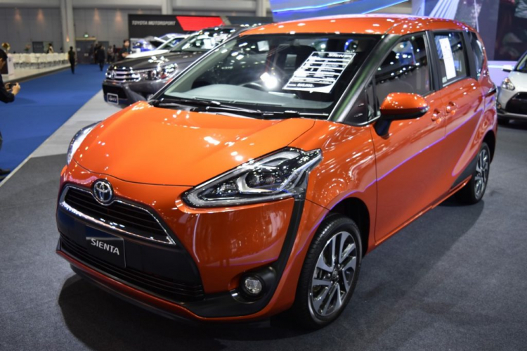 Cận cảnh Toyota Sienta ra mắt ở Thái, giá rẻ hơn Innova