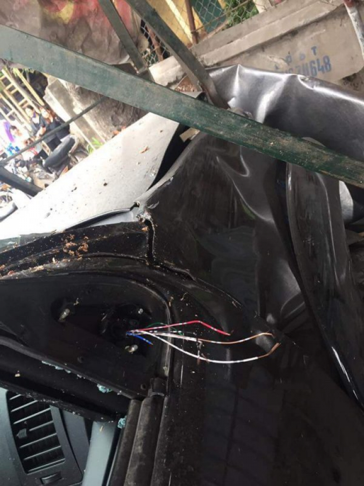 Honda Civic Turbo đầu tiên ở Việt Nam gặp nạn Honda Civic Turbo đầu tiên ở Việt Nam gặp nạn