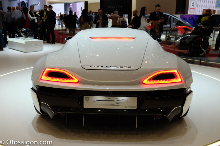 Lần đầu tiên đi xem Triễn Lãm Ô Tô Quốc Tế Geneva 2017 Lần đầu tiên đi xem Triễn Lãm Ô Tô Quốc Tế Geneva 2017