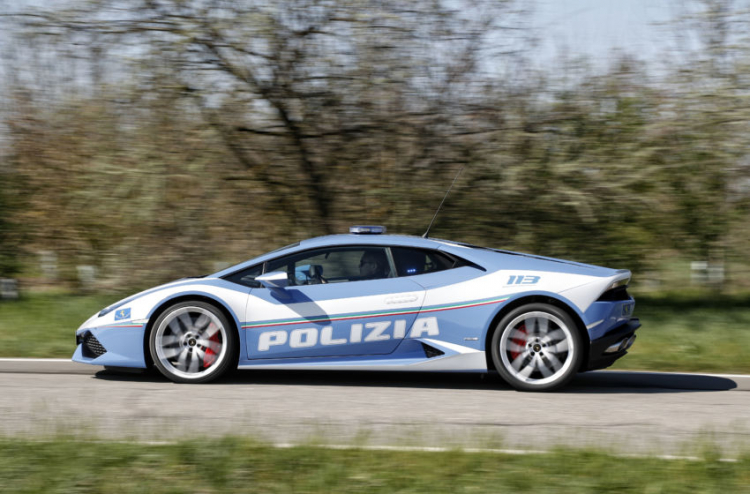 Siêu xe Lamborghini Huracan được Cảnh sát Ý dùng làm xe tuần tra