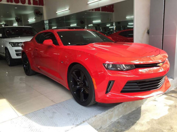 Thêm Chevrolet Camaro 2017 về Việt Nam