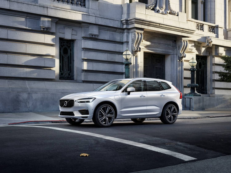 Volvo XC60 có giá từ 37.205 Bảng tại Vương quốc Anh