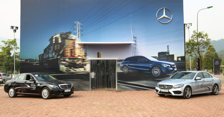 Thỏa mãn đam mê tốc độ tại Học viện Lái xe An toàn Mercedes-Benz 2017