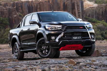 2017-toyota-hilux-trd-australia-2.jpg