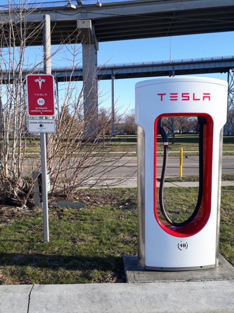 Tesla sắp ra mắt xe bán tải chạy hoàn toàn bằng điện ?