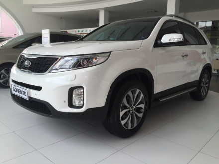 ban-kia-sorento-2016-may-xang-mau-trang-ban-full-889-1472091624-57be55e8437d4.JPG