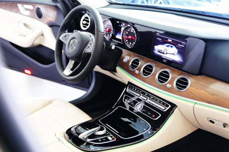 So sánh Mercedes-Benz E 200, E 250, E 300 AMG 2017 So sánh Mercedes-Benz E 200, E 250, E 300 AMG 2017