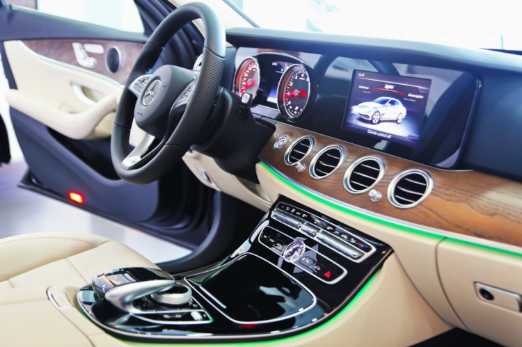 So sánh Mercedes-Benz E 200, E 250, E 300 AMG 2017 So sánh Mercedes-Benz E 200, E 250, E 300 AMG 2017