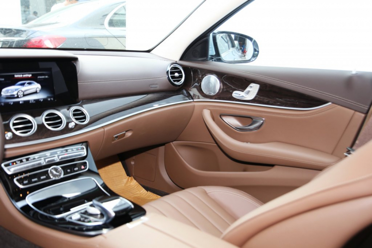 So sánh Mercedes-Benz E 200, E 250, E 300 AMG 2017 So sánh Mercedes-Benz E 200, E 250, E 300 AMG 2017