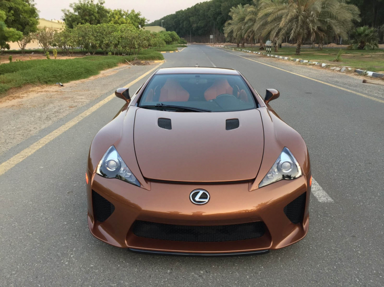 Siêu xe Lexus LFA màu nâu độc nhất vô nhị có giá gần 15 tỷ đồng