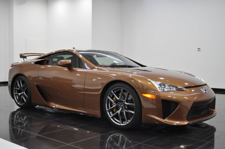 Siêu xe Lexus LFA màu nâu độc nhất vô nhị có giá gần 15 tỷ đồng