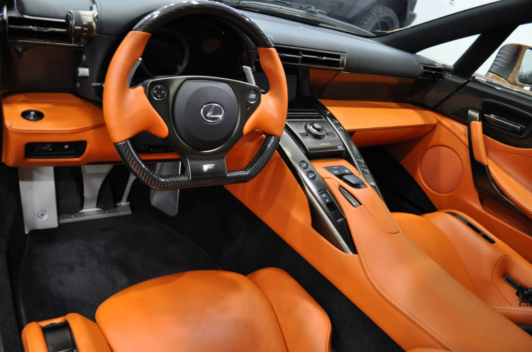 Siêu xe Lexus LFA màu nâu độc nhất vô nhị có giá gần 15 tỷ đồng