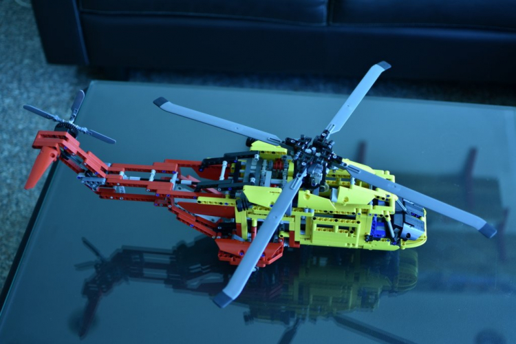 Có bác nào chơi LEGO Technic không?