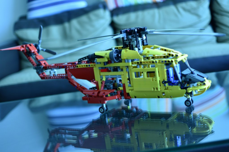 Có bác nào chơi LEGO Technic không?