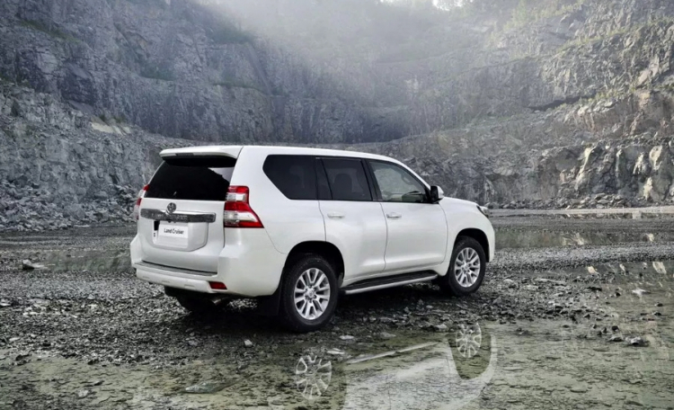 Toyota sắp giới thiệu Land Cruiser Prado 2018