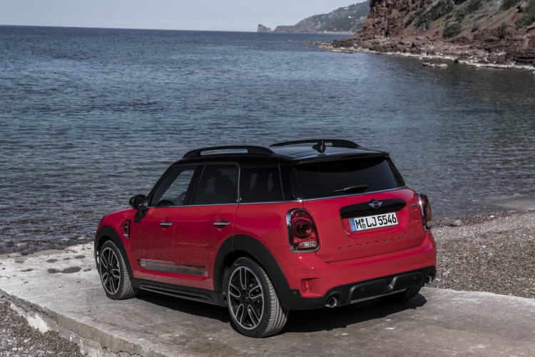 MINI Countryman JCW 2017 chính thức lộ diện