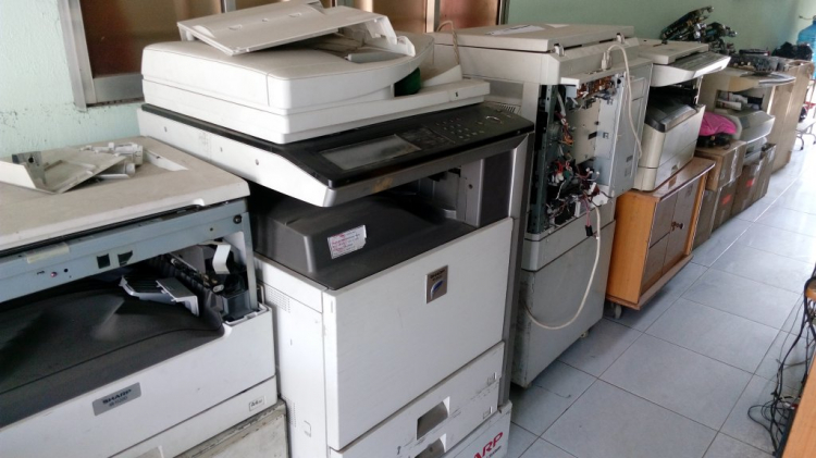 Em đang cần Albea HLX 2007 . Em đang cần Albea HLX 2007 .