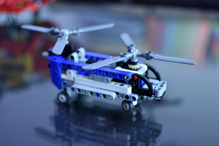 Có bác nào chơi LEGO Technic không?