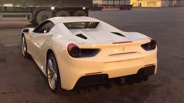 Siêu xe Ferrari 488 Spider thứ 3 về Việt Nam