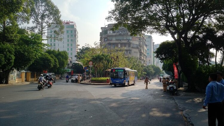 BỊ BẮT TRÊN ĐƯỜNG NGUYỄN TRÃI