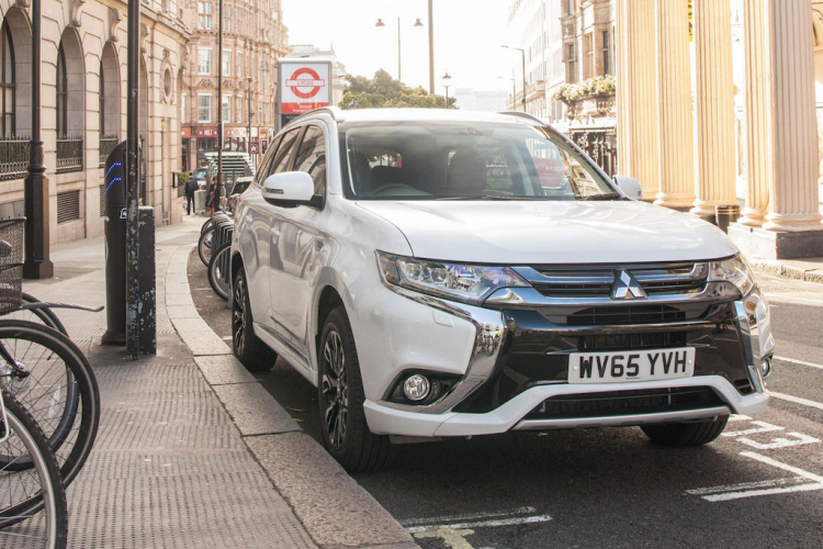 Triệu hồi xe Mitsubishi Outlander và Outlander Sport 2016 "dính lỗi" chốt cửa Triệu hồi xe Mitsubishi Outlander và Outlander Sport 2016 "dính lỗi" chốt cửa