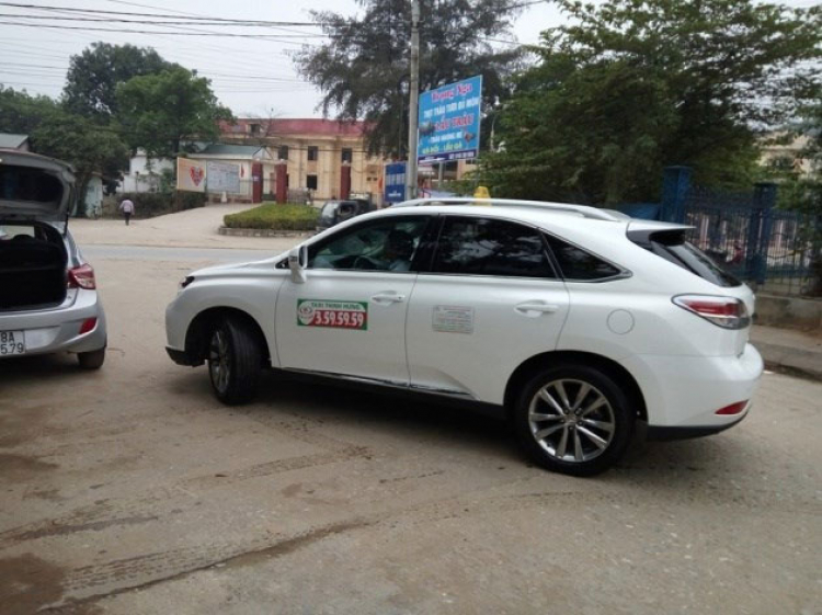 Xe sang Mercedes làm taxi ở Quảng Ninh