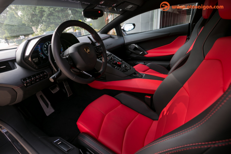 Trải nghiệm đạp ga lút sàn “siêu bò” Lamborghini Aventador S Trải nghiệm đạp ga lút sàn “siêu bò” Lamborghini Aventador S