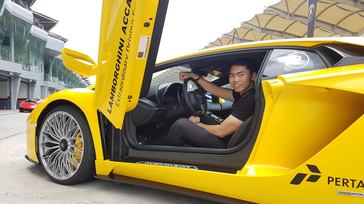 Trải nghiệm đạp ga lút sàn “siêu bò” Lamborghini Aventador S Trải nghiệm đạp ga lút sàn “siêu bò” Lamborghini Aventador S