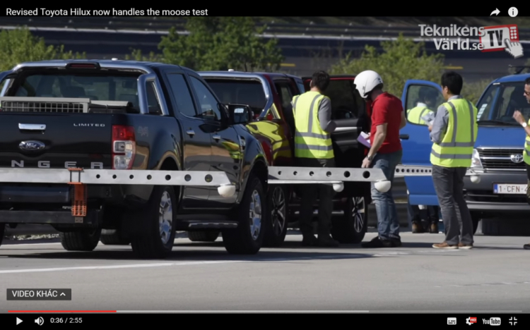 Toyota Hilux đã khắc phục tình trạng “dễ lật” khi đánh lái gấp Toyota Hilux đã khắc phục tình trạng “dễ lật” khi đánh lái gấp