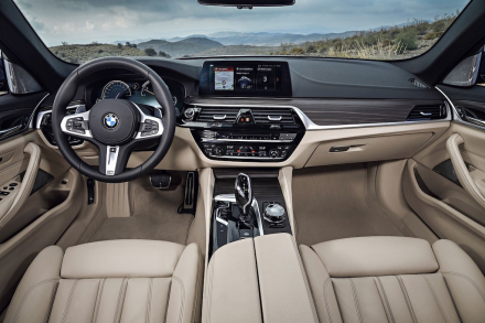 bmw_5-seriestouring_07.jpg