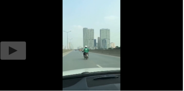 Các bác tài ở "ngoải" có vấn đề về định hướng thiệt rồi. Các bác tài ở "ngoải" có vấn đề về định hướng thiệt rồi.
