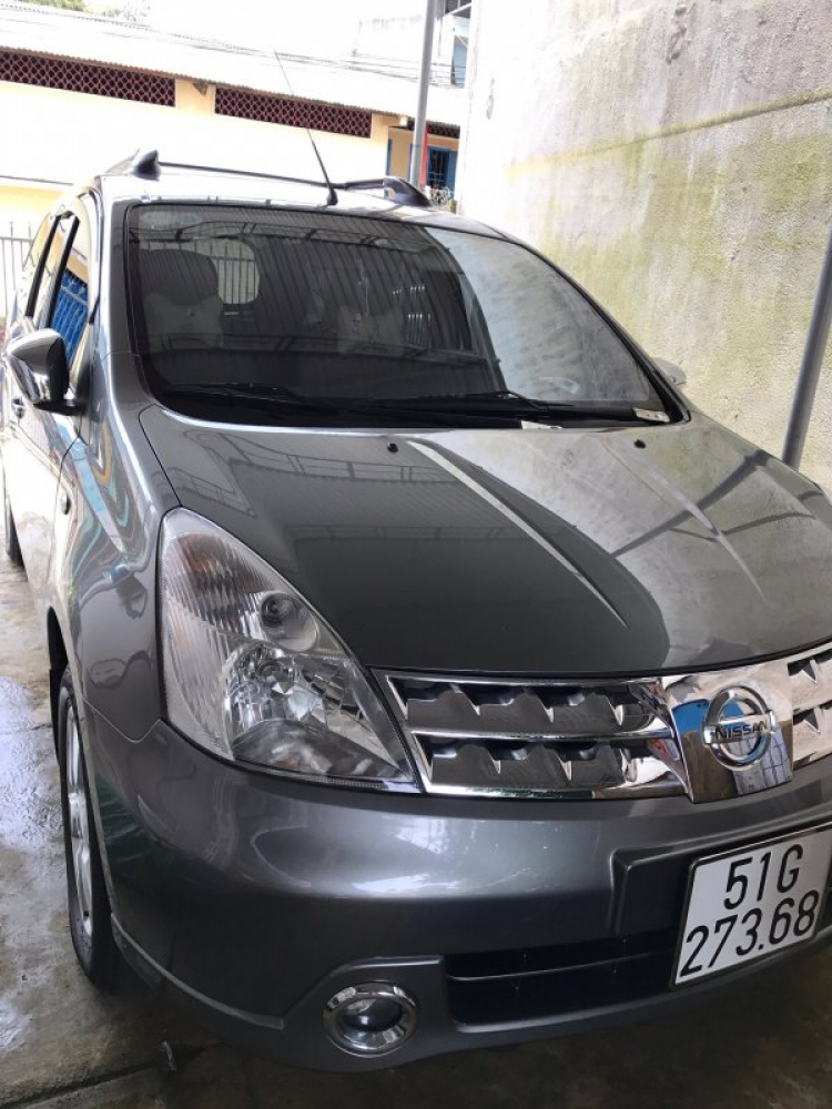 Tìm ace chơi xe Nissan Grand Livina