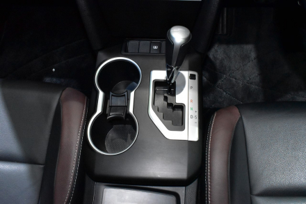 Toyota-Camry-ESport-centre-console-at-2017-Bangkok-International-Motor-Show.jpg