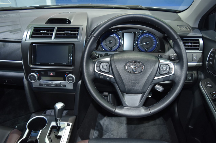 Toyota Camry bản ESport ở Thái đẹp như xe Mỹ