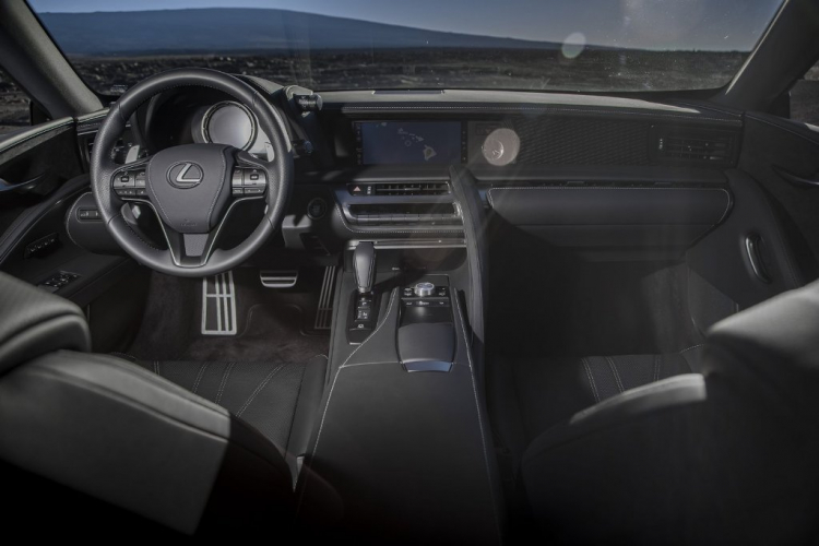 Lexus ra mắt xe "cân bằng tuyệt đối" LC 500 2018