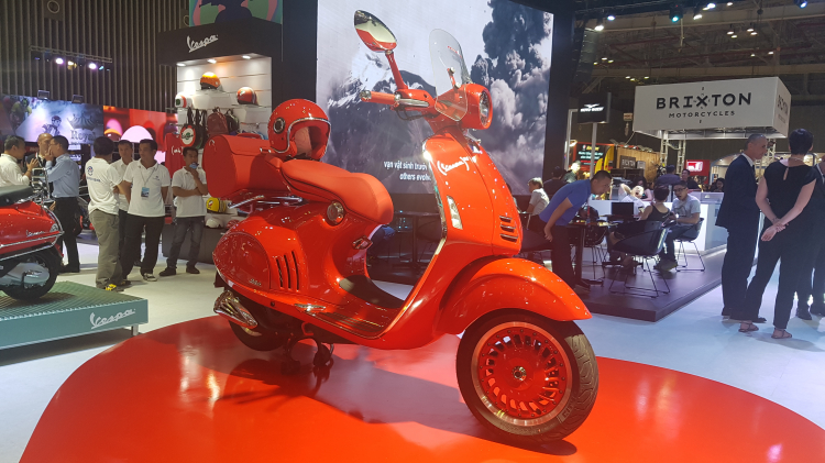 Vespa 946 Red đầu tiên về Việt Nam