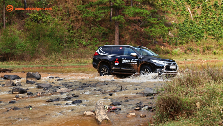 Đánh giá chi tiết Mitsubishi Pajero Sport 2017 tại Việt Nam (P.1 - Vận hành) Đánh giá chi tiết Mitsubishi Pajero Sport 2017 tại Việt Nam (P.1 - Vận hành)