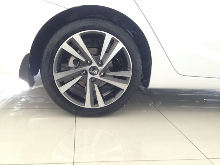 Hình ảnh phiên bản Kia Cerato "Sit-ngây-thơ" Signature Edition.