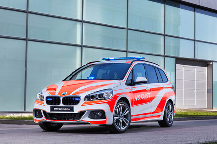 P90259084_highRes_bmw-at-the-rettmobil.jpg