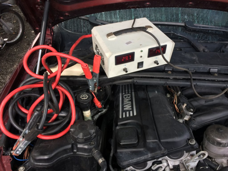 Bon chen chơi E90. Bon chen chơi E90.