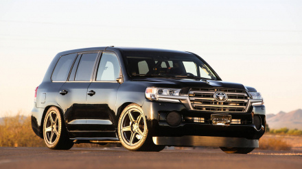 2016sema_land_speed_cruiser_1_7ae42e9cd1d8fa98f4b5bc642d45658fa9bb5bf2_0.jpg