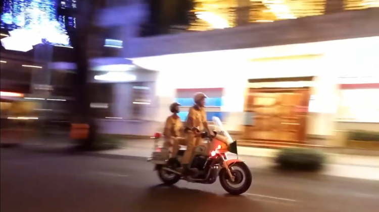 Cảnh sát giao thông vẫn có thể bị té khi tham gia dẫn đoàn Cảnh sát giao thông vẫn có thể bị té khi tham gia dẫn đoàn
