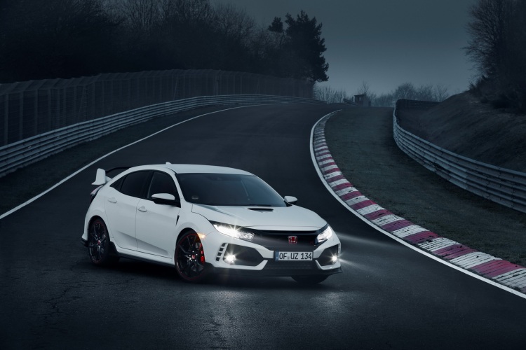 Honda Civic Type R có giá từ 30.995 Bảng Anh