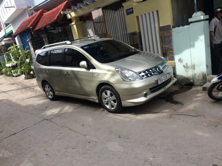 Tìm ace chơi xe Nissan Grand Livina