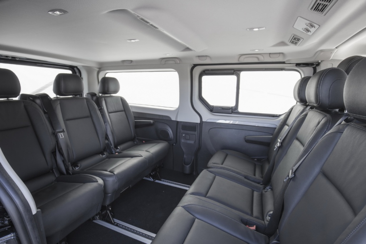 2017-renault-trafic-spaceclass-4.jpg
