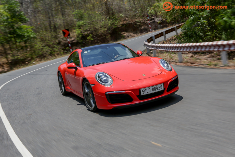 Porsche 911 Carrera 2017: Trải nghiệm đáng giá 8 tỷ đồng Porsche 911 Carrera 2017: Trải nghiệm đáng giá 8 tỷ đồng