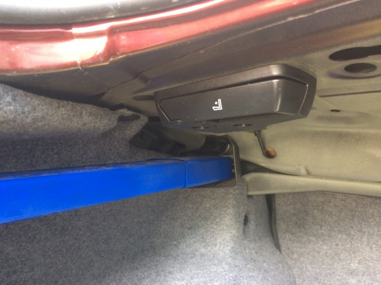 Bon chen chơi E90. Bon chen chơi E90.