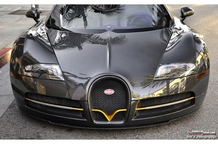 Bugatti Veyron phiên bản đặc biệt của Mansory tìm chủ